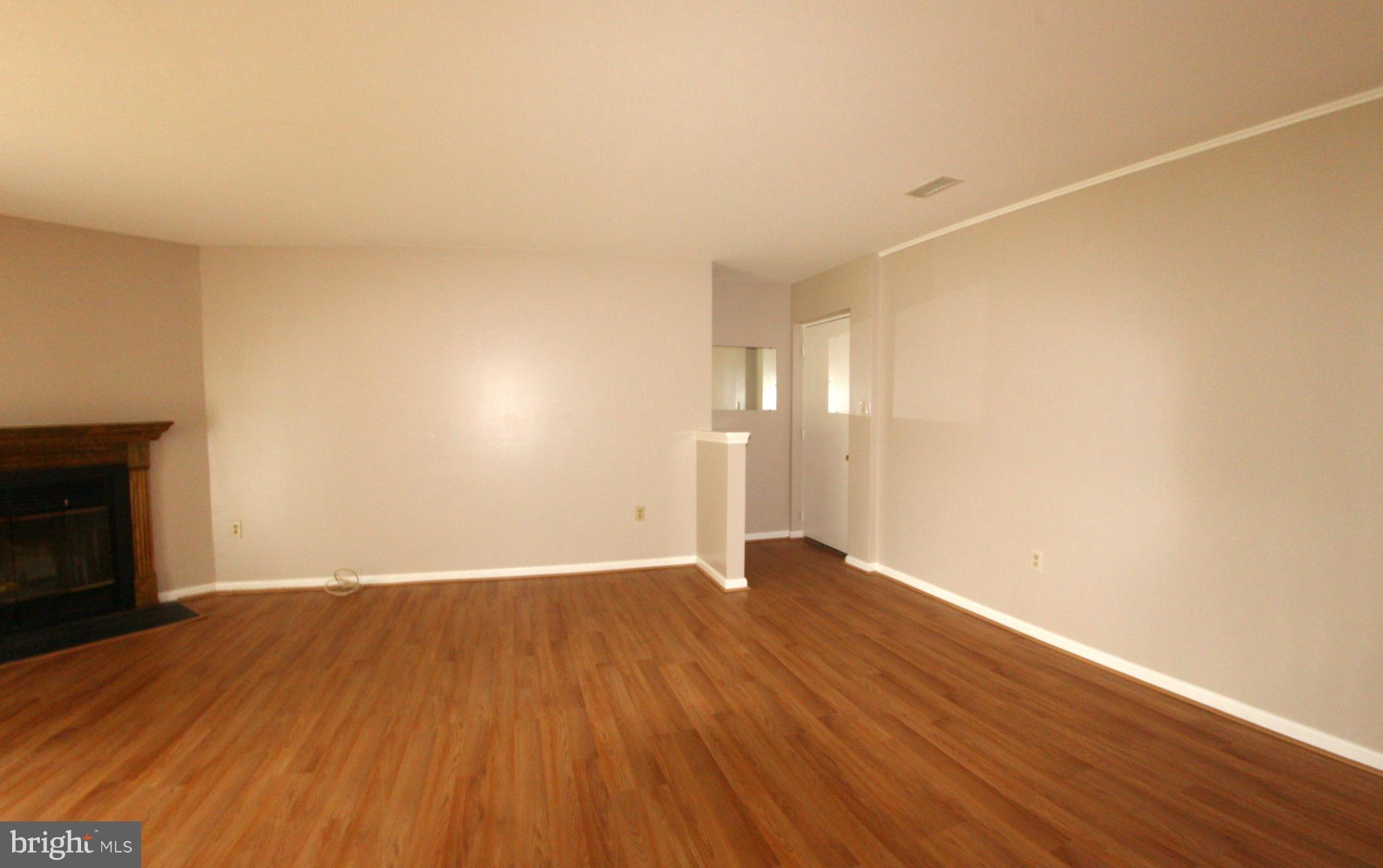 CROMWELL FOUNTAIN - Residential