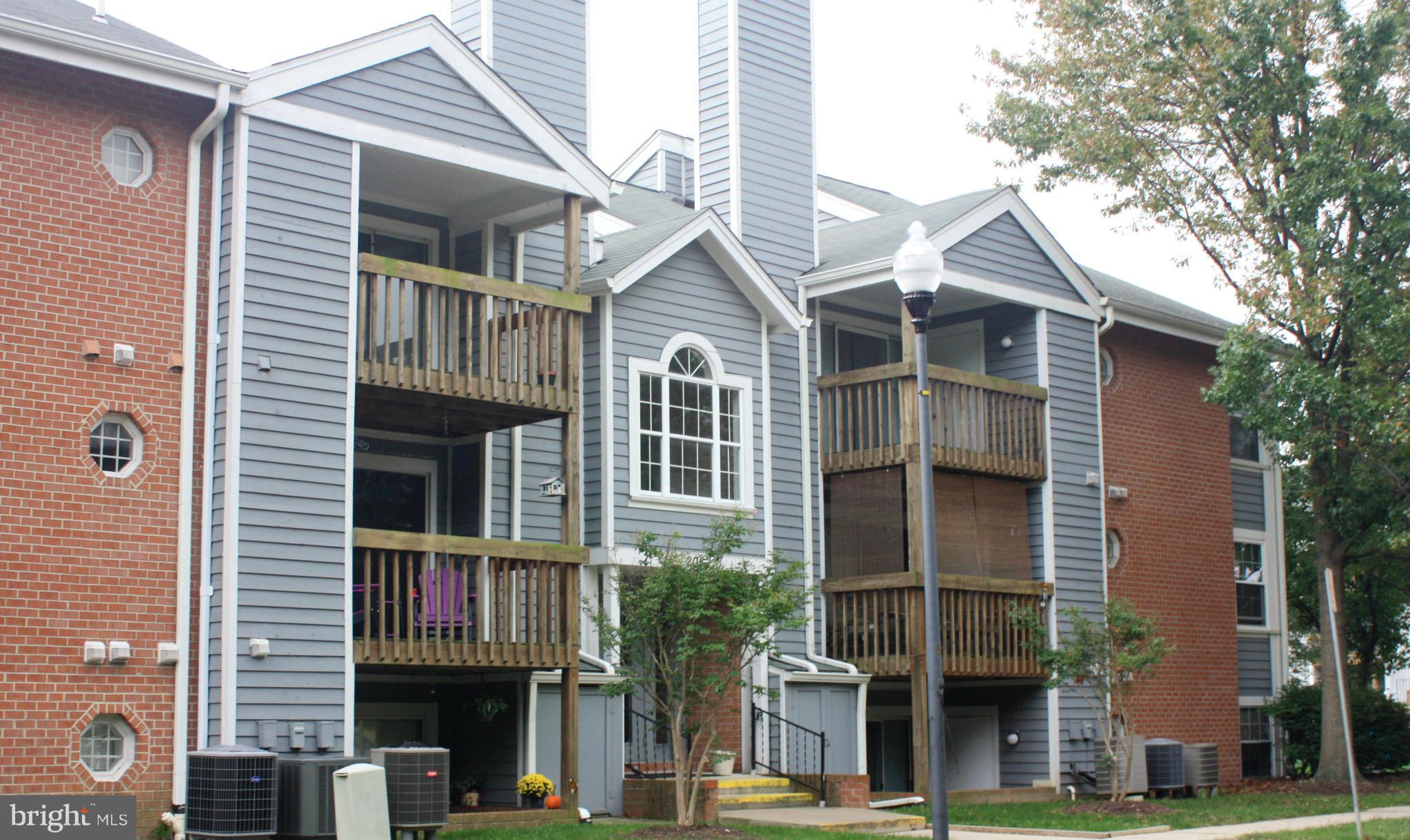 CROMWELL FOUNTAIN - Residential