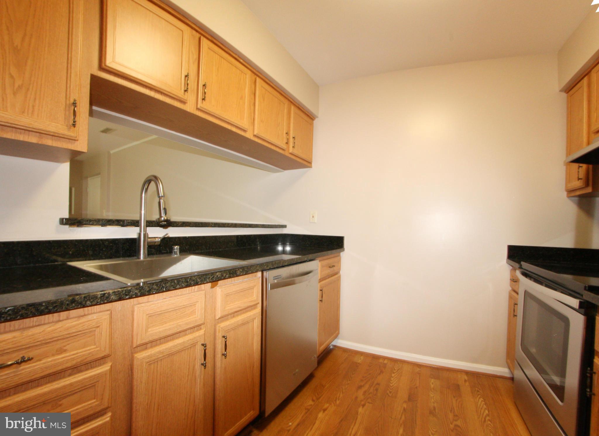 CROMWELL FOUNTAIN - Residential