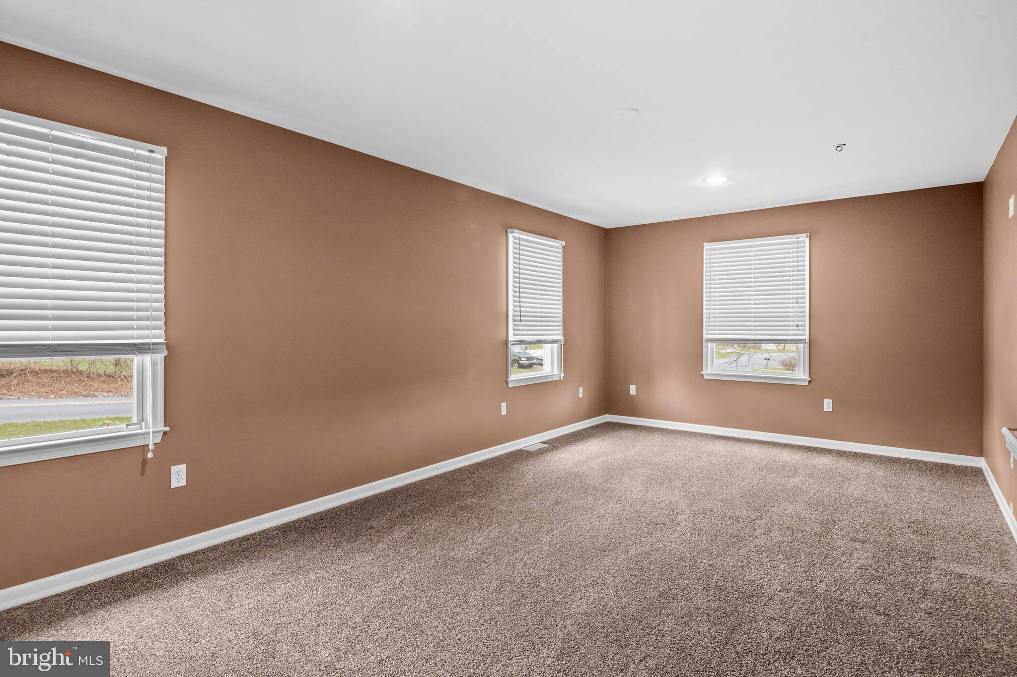 AUTUMNS EDGE - Residential