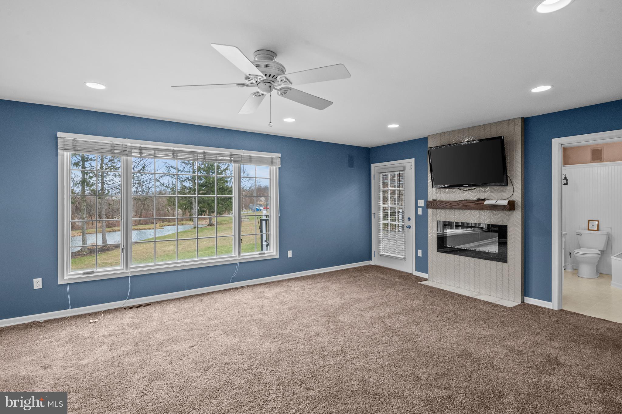 AUTUMNS EDGE - Residential