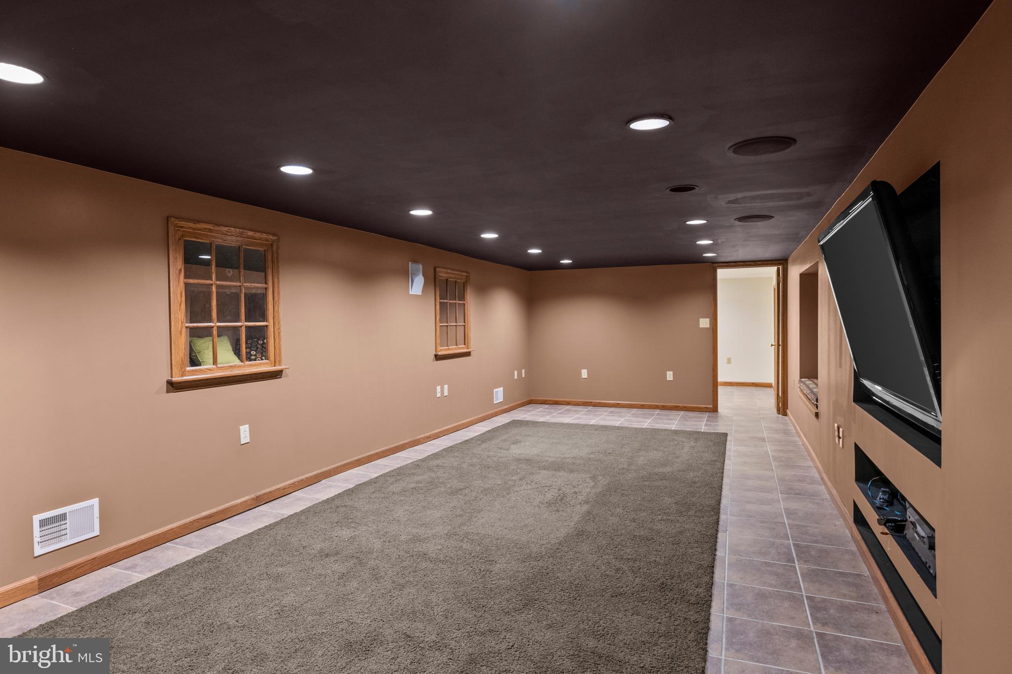 AUTUMNS EDGE - Residential