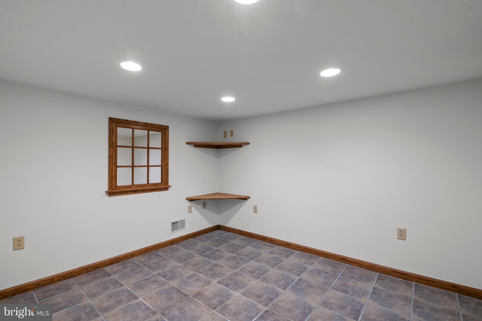 AUTUMNS EDGE - Residential