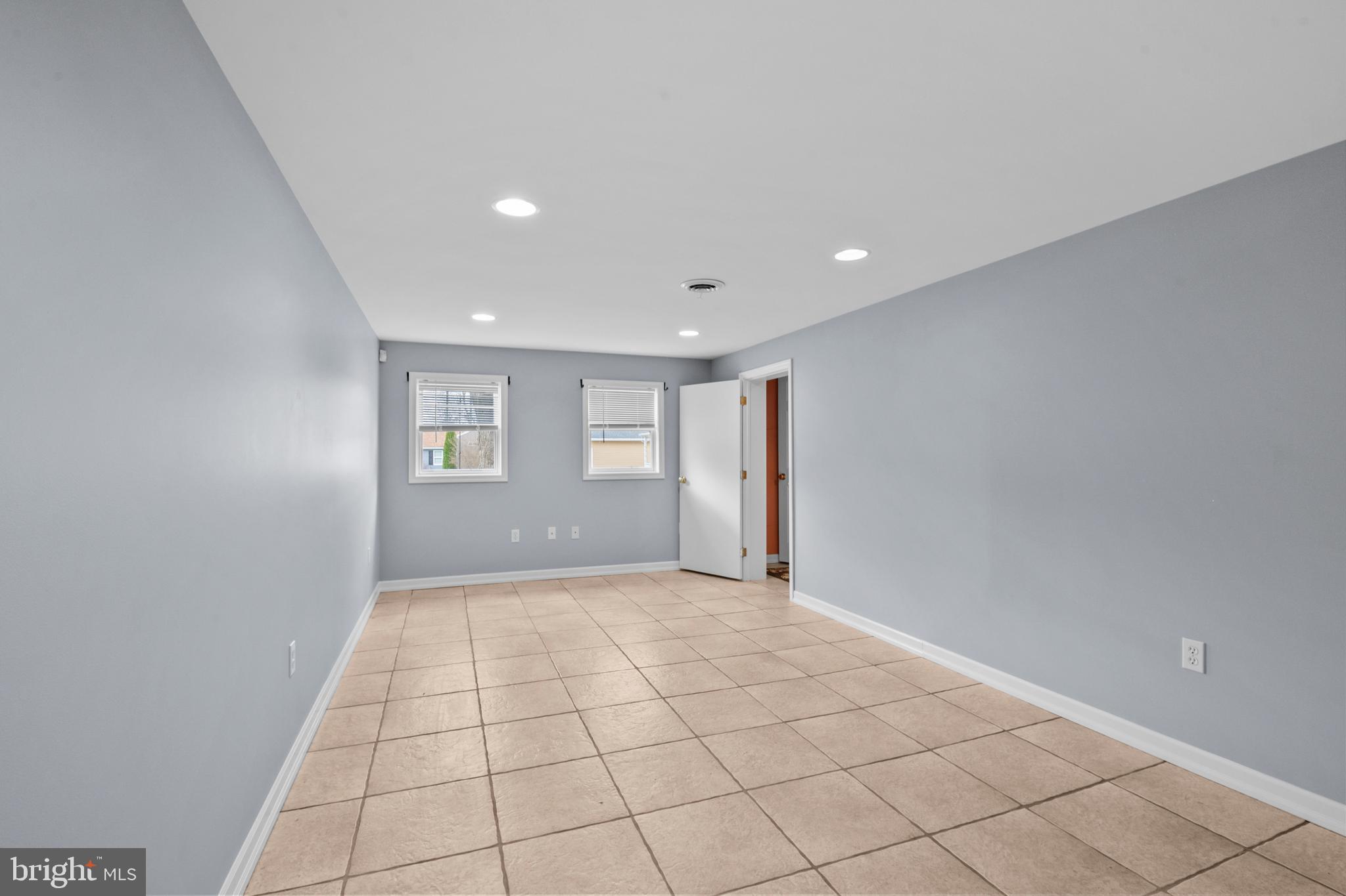 AUTUMNS EDGE - Residential