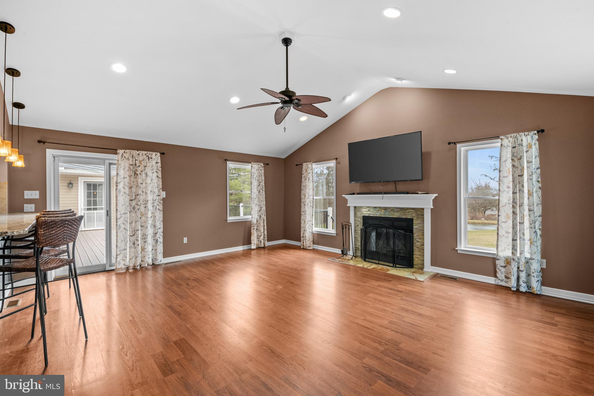 AUTUMNS EDGE - Residential