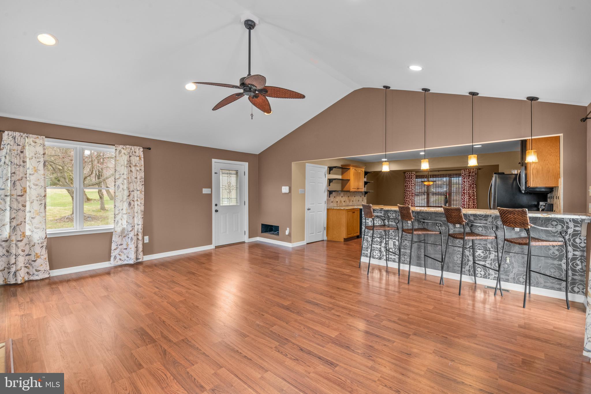 AUTUMNS EDGE - Residential