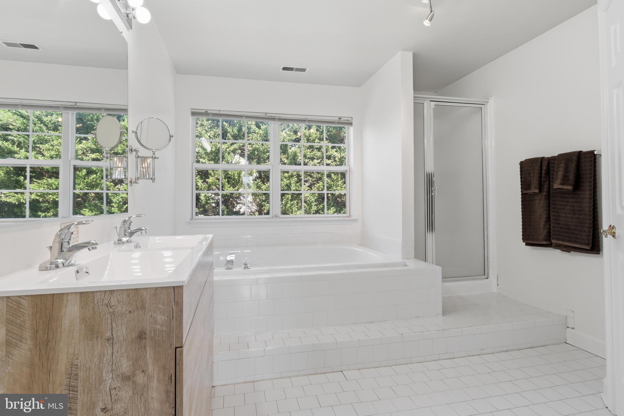 SPRING RIDGE - Residential