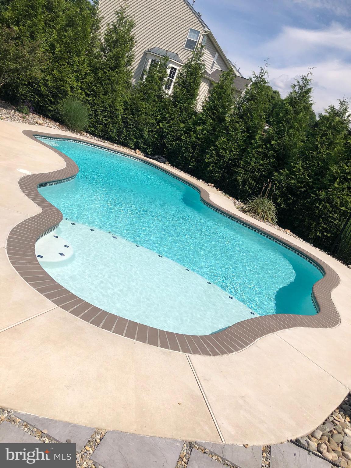 SADDLE VIEW - Residential