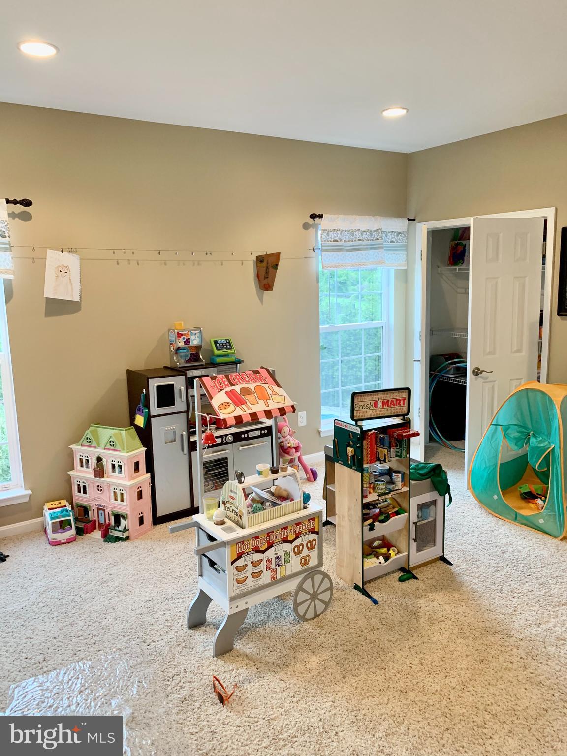 SADDLE VIEW - Residential