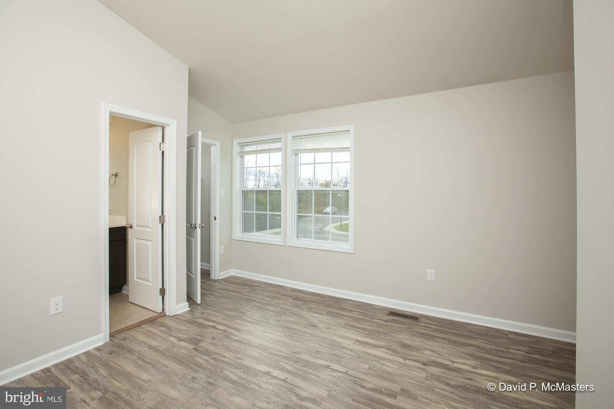 TOWNES OF RIDGEWAY - Residential Lease