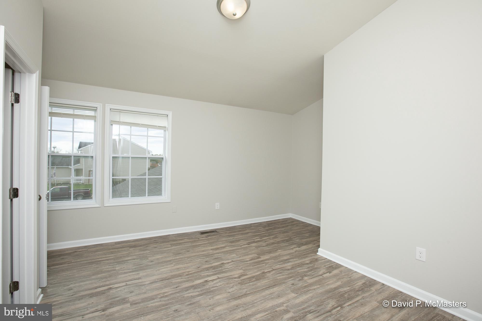 TOWNES OF RIDGEWAY - Residential Lease