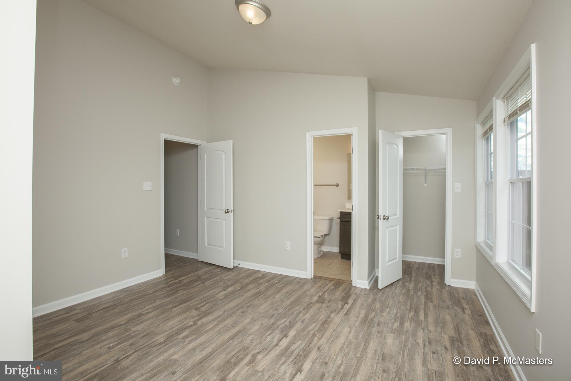 TOWNES OF RIDGEWAY - Residential Lease