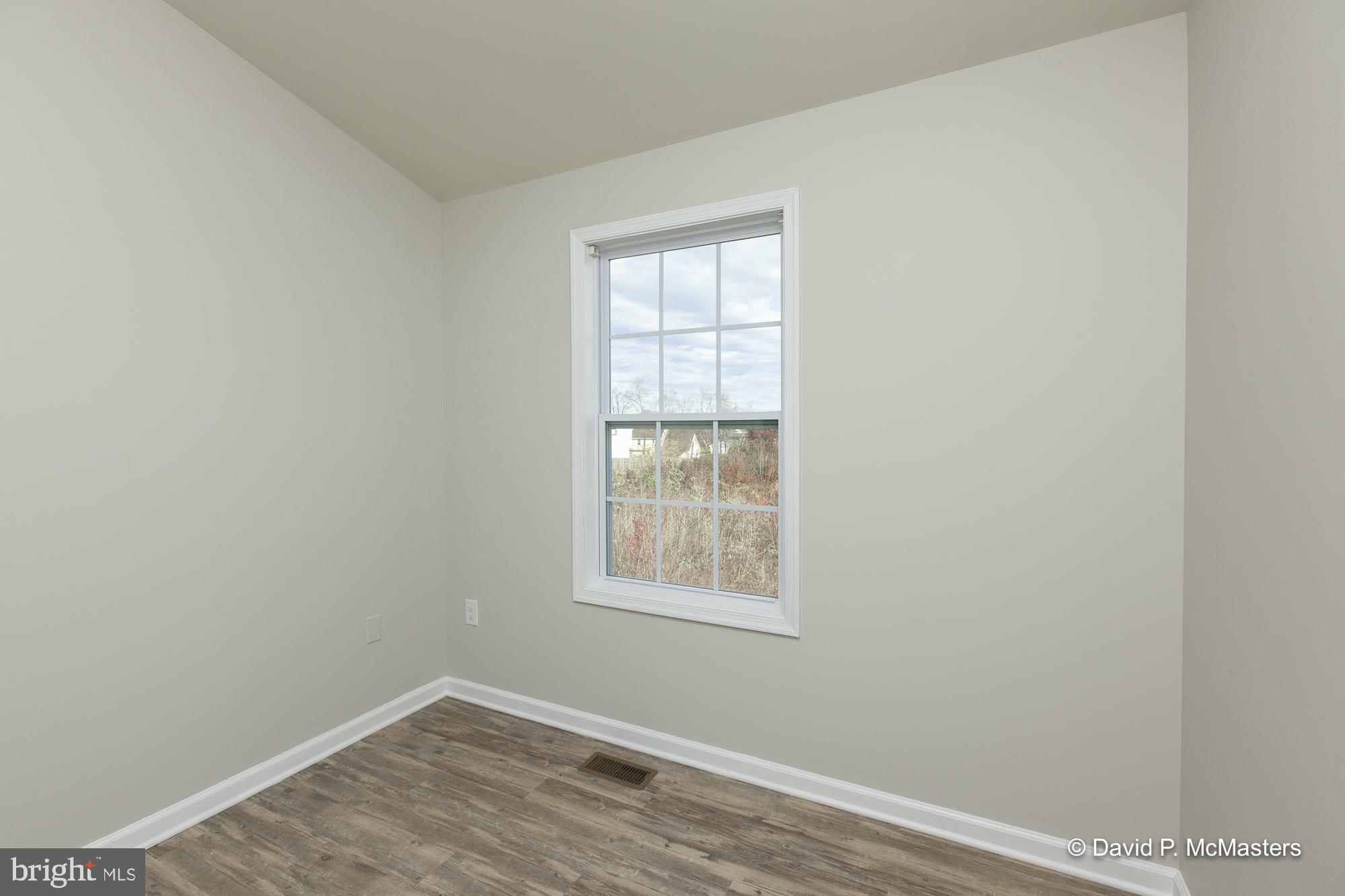 TOWNES OF RIDGEWAY - Residential Lease