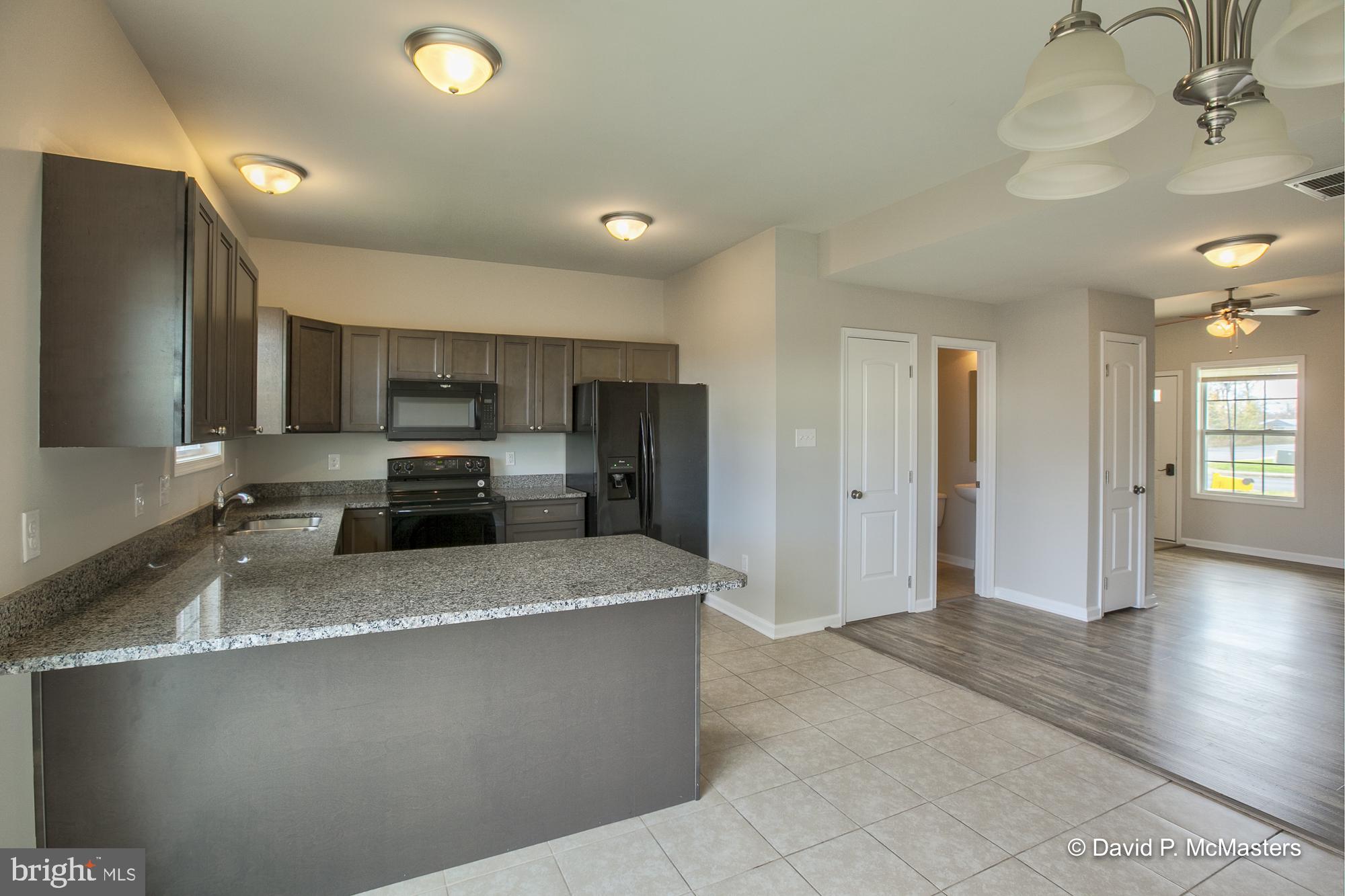 TOWNES OF RIDGEWAY - Residential Lease