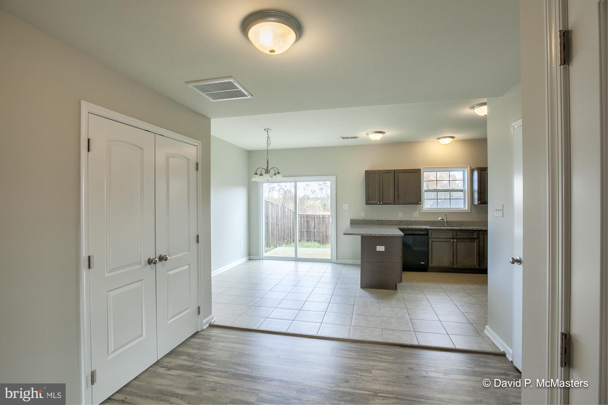 TOWNES OF RIDGEWAY - Residential Lease