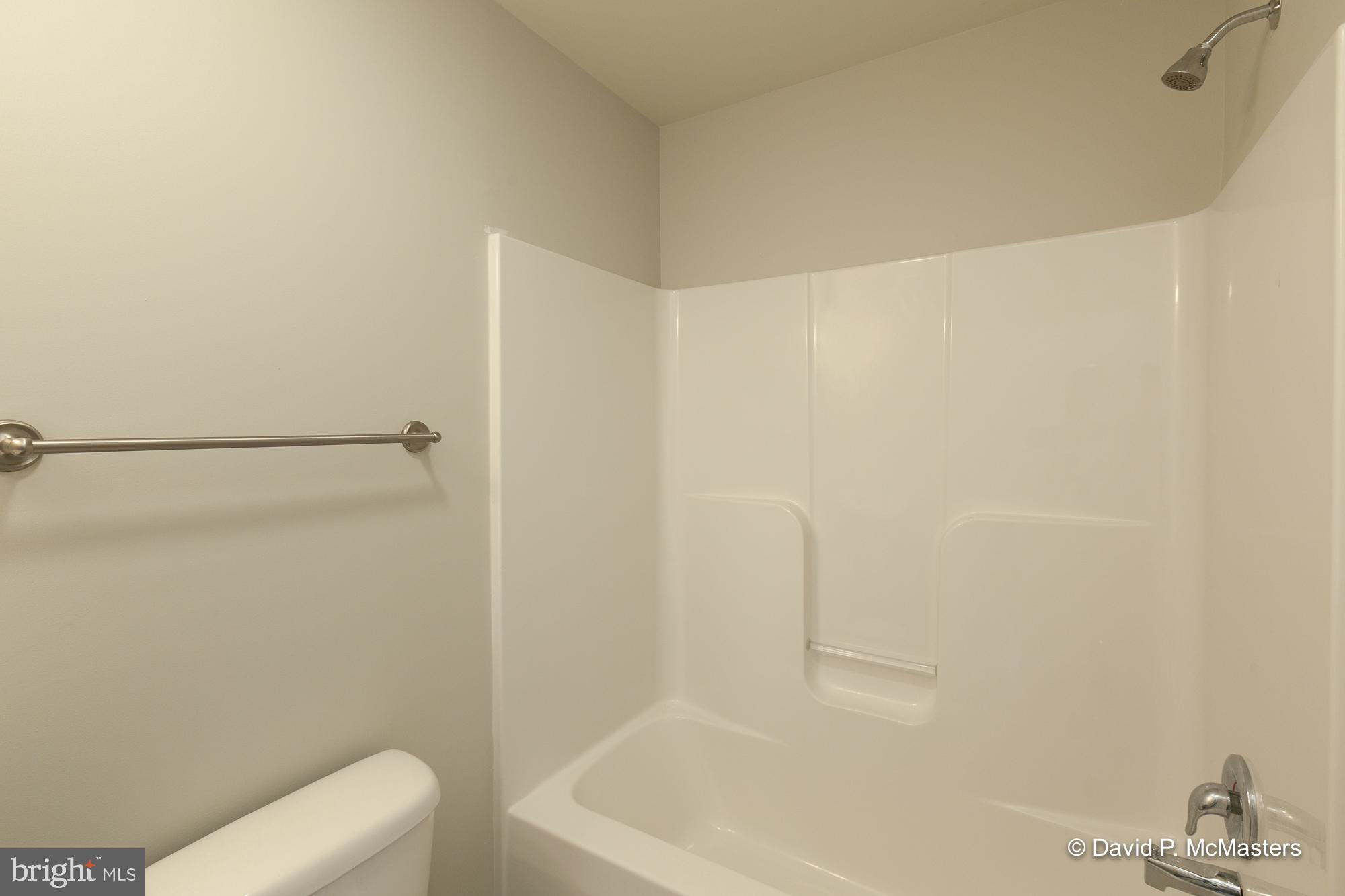 TOWNES OF RIDGEWAY - Residential Lease