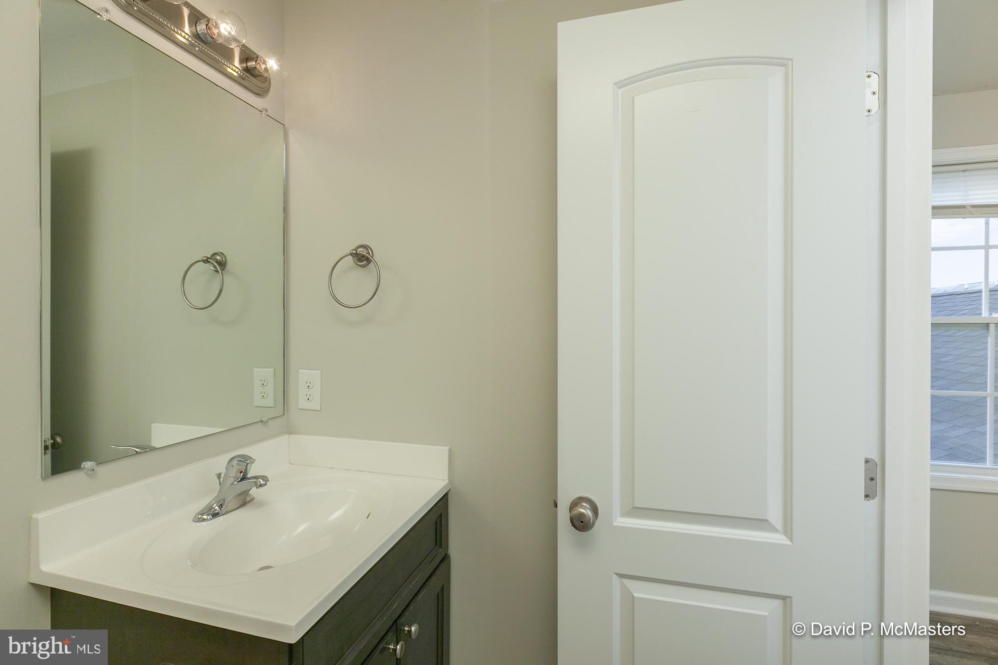 TOWNES OF RIDGEWAY - Residential Lease