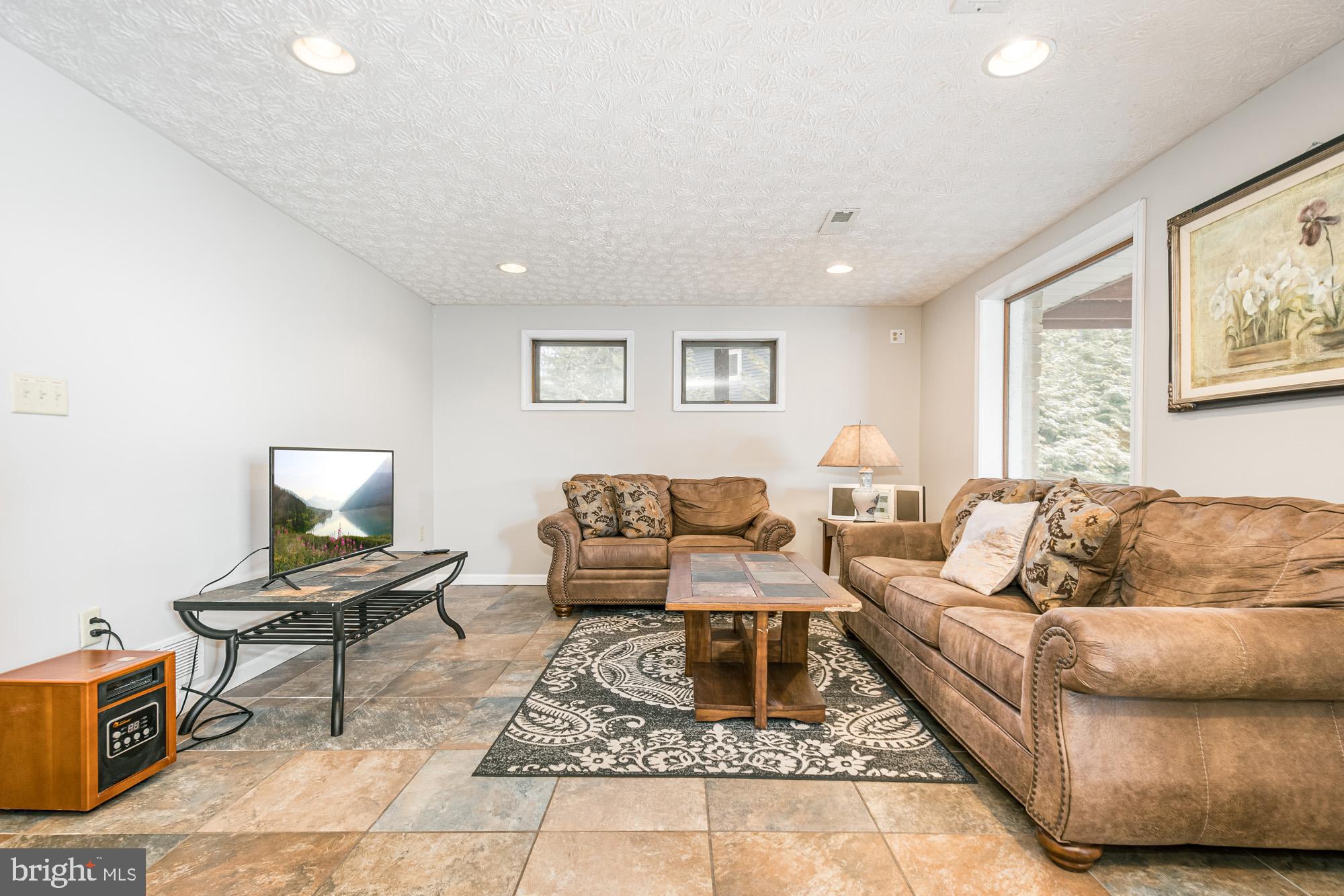 GLEN COVE - Residential