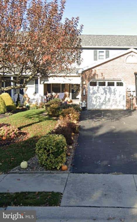 Townhouse For Sale - 313 Acorn Circle<br/> LEBANON, PA 17042