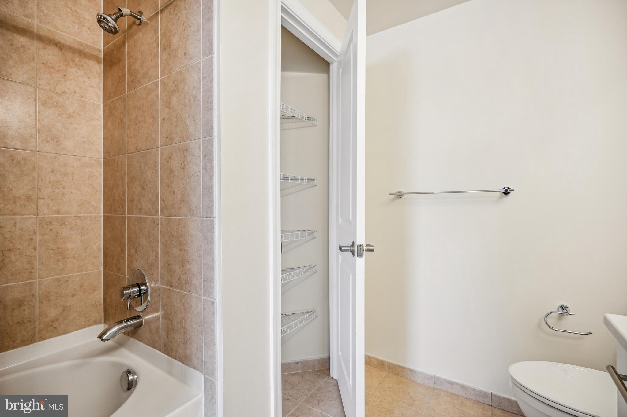 MIDTOWN BETHESDA NORTH - Residential