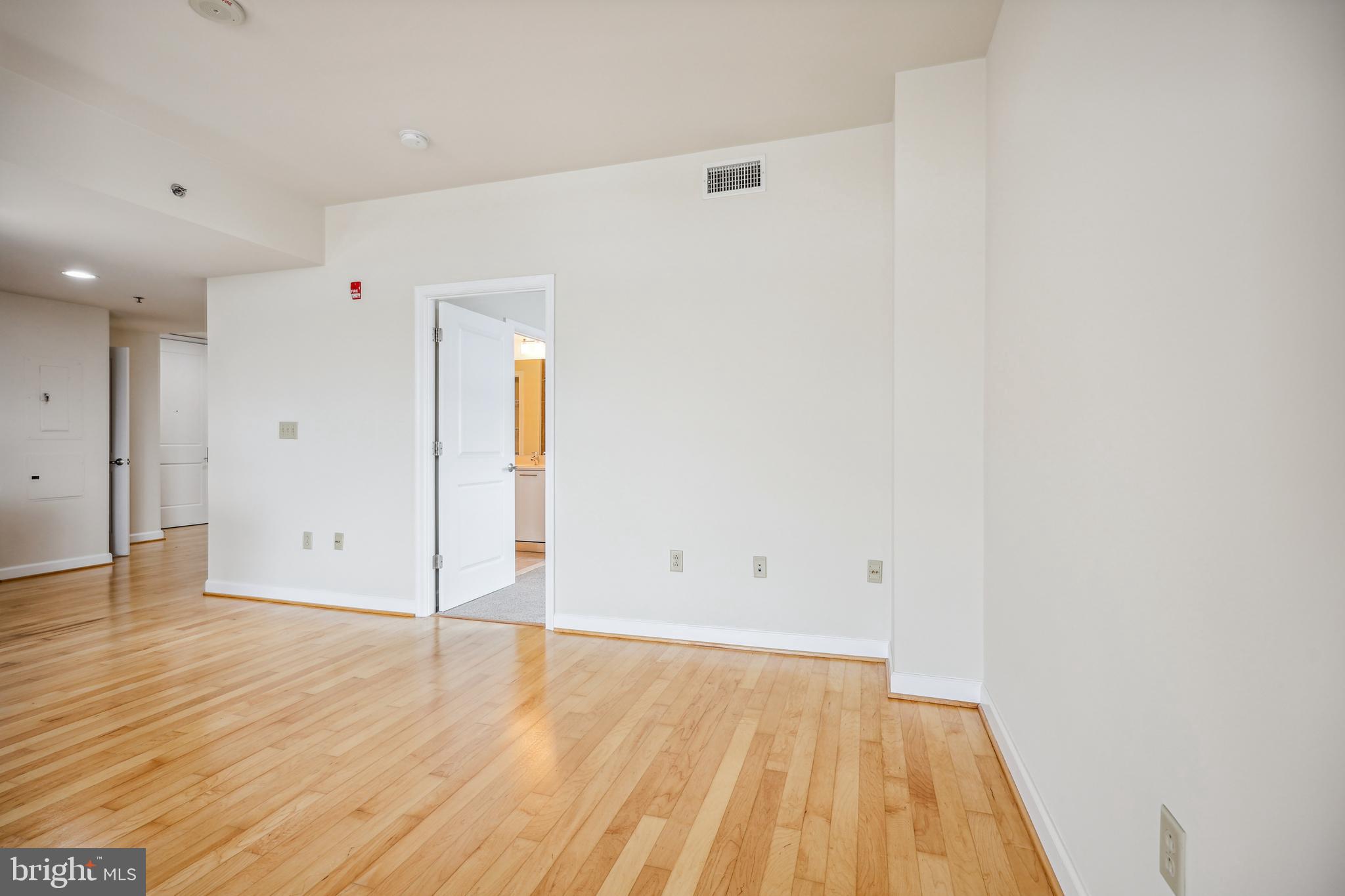 MIDTOWN BETHESDA NORTH - Residential