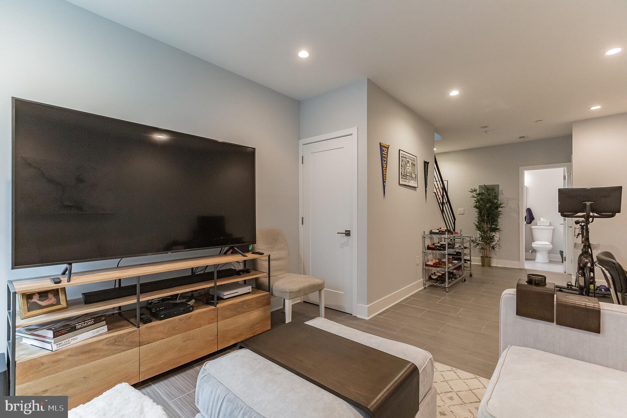 OLDE KENSINGTON - Residential