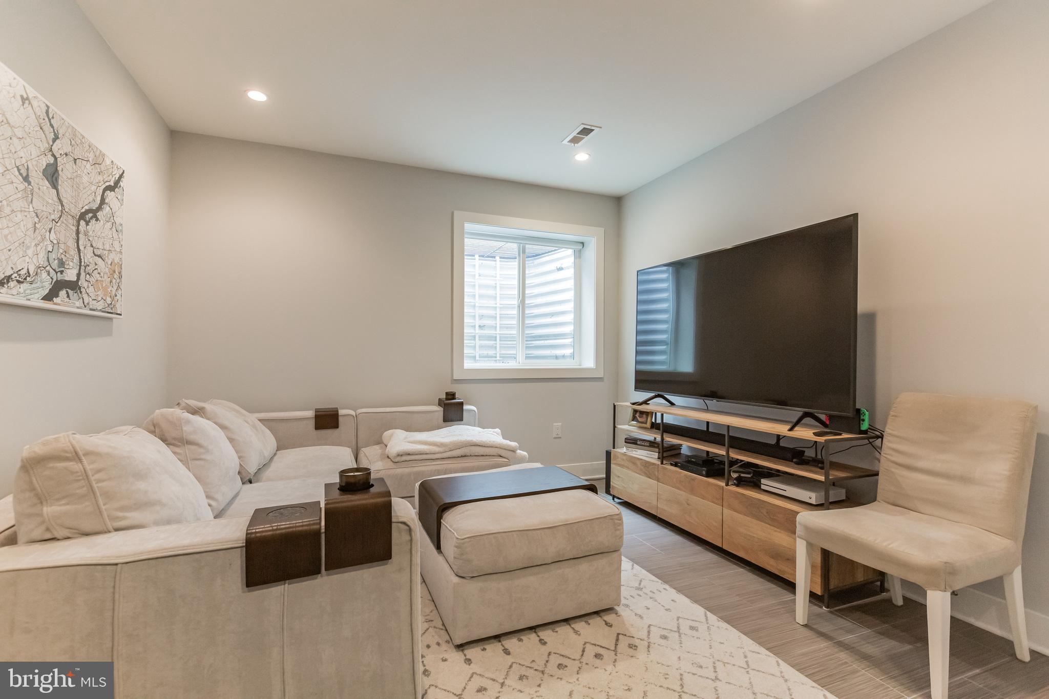 OLDE KENSINGTON - Residential