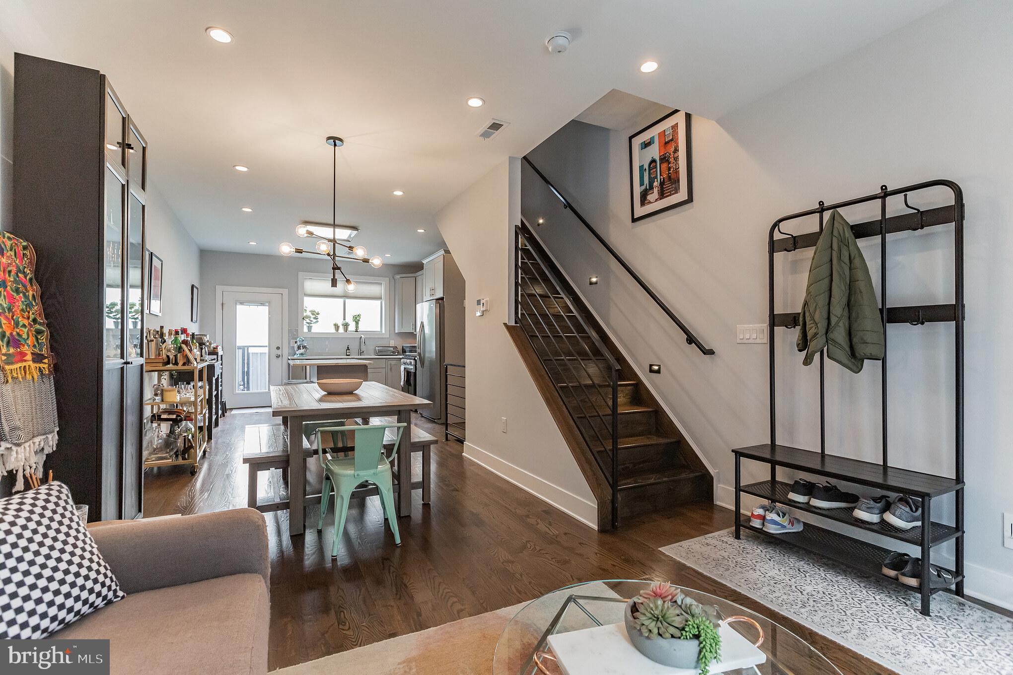 OLDE KENSINGTON - Residential