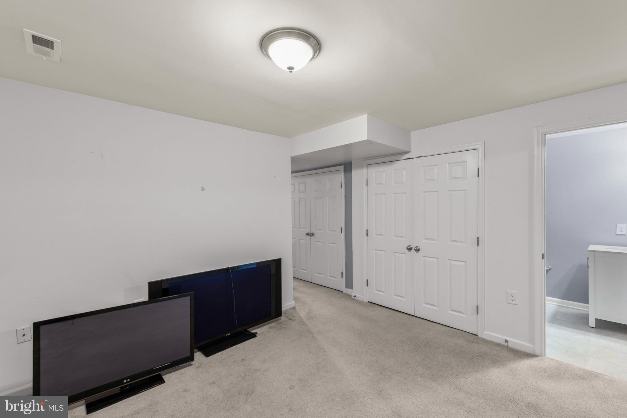 MANOR PARK - Residential