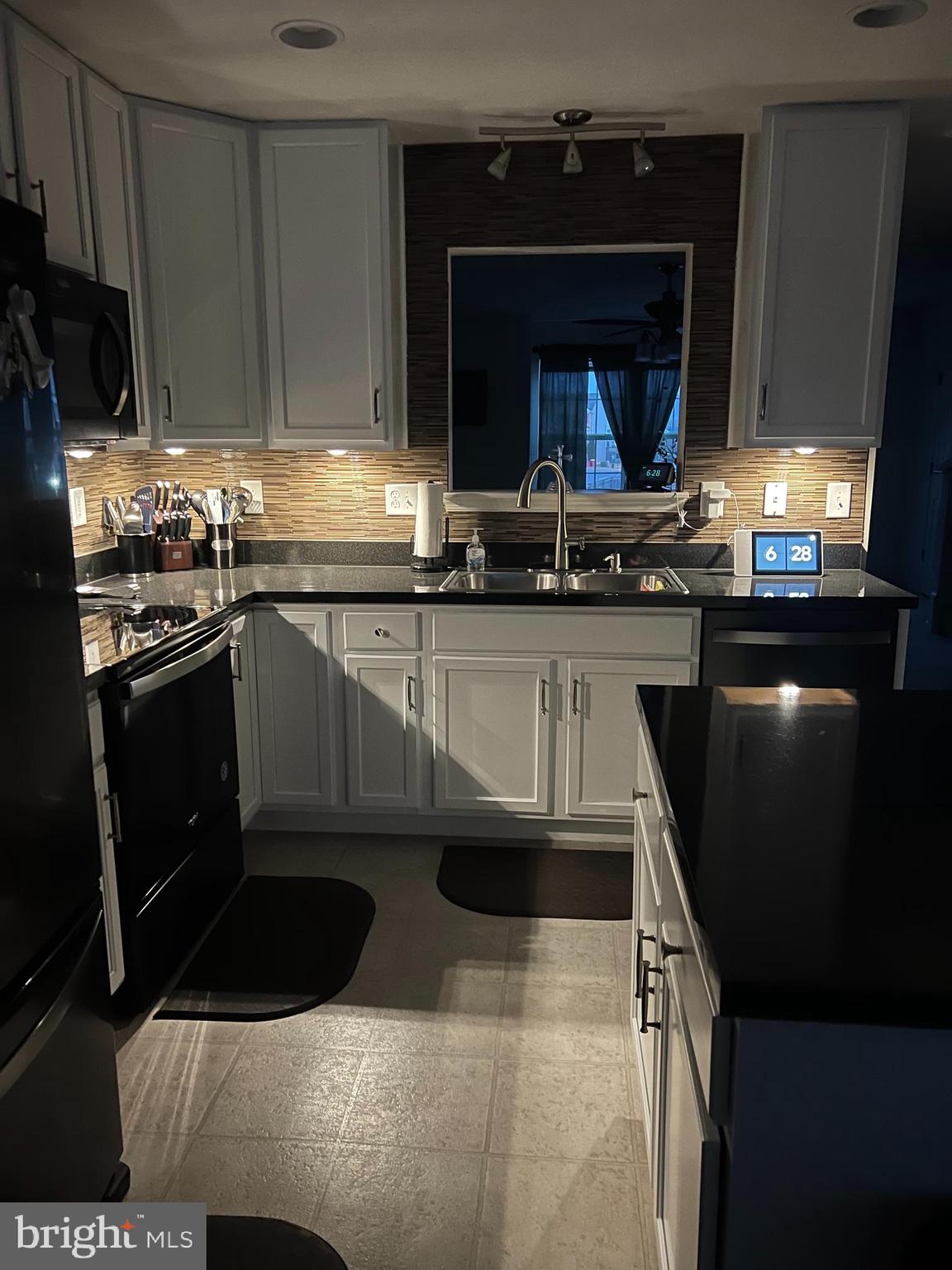 MANOR PARK - Residential