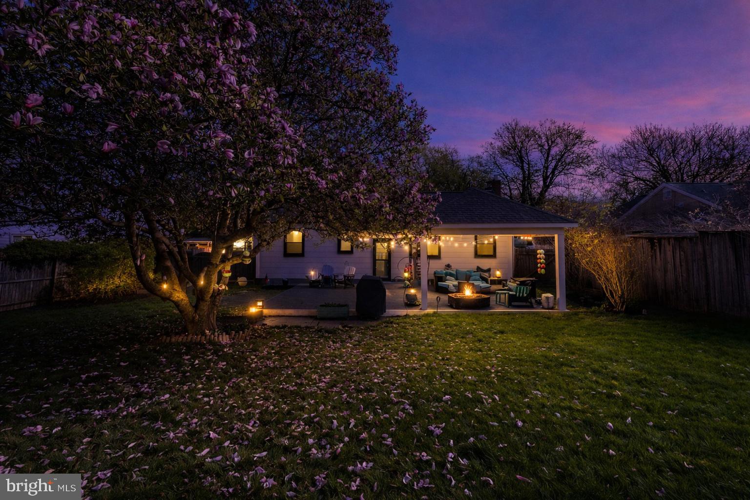 MAPLE HILL - Residential