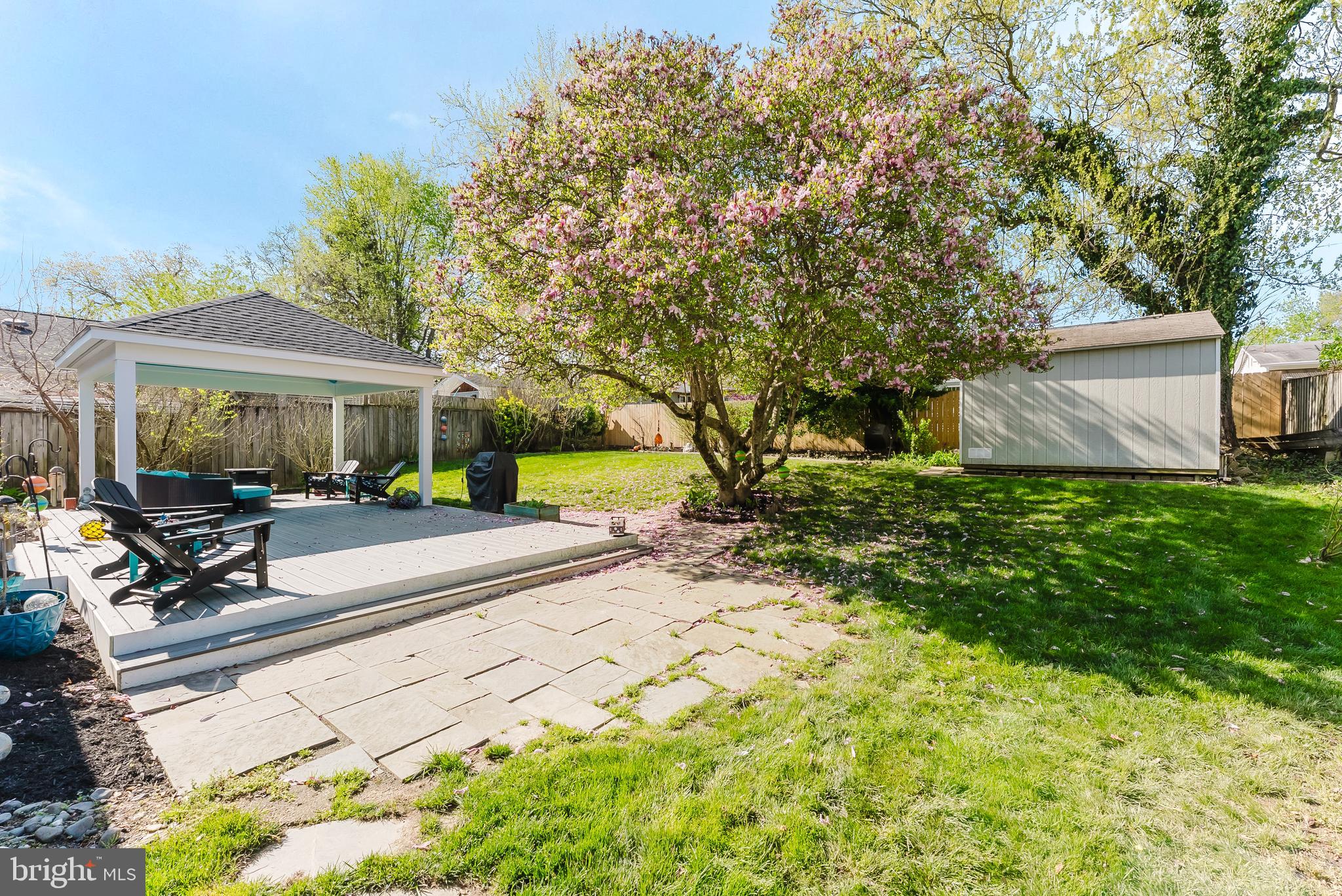 MAPLE HILL - Residential