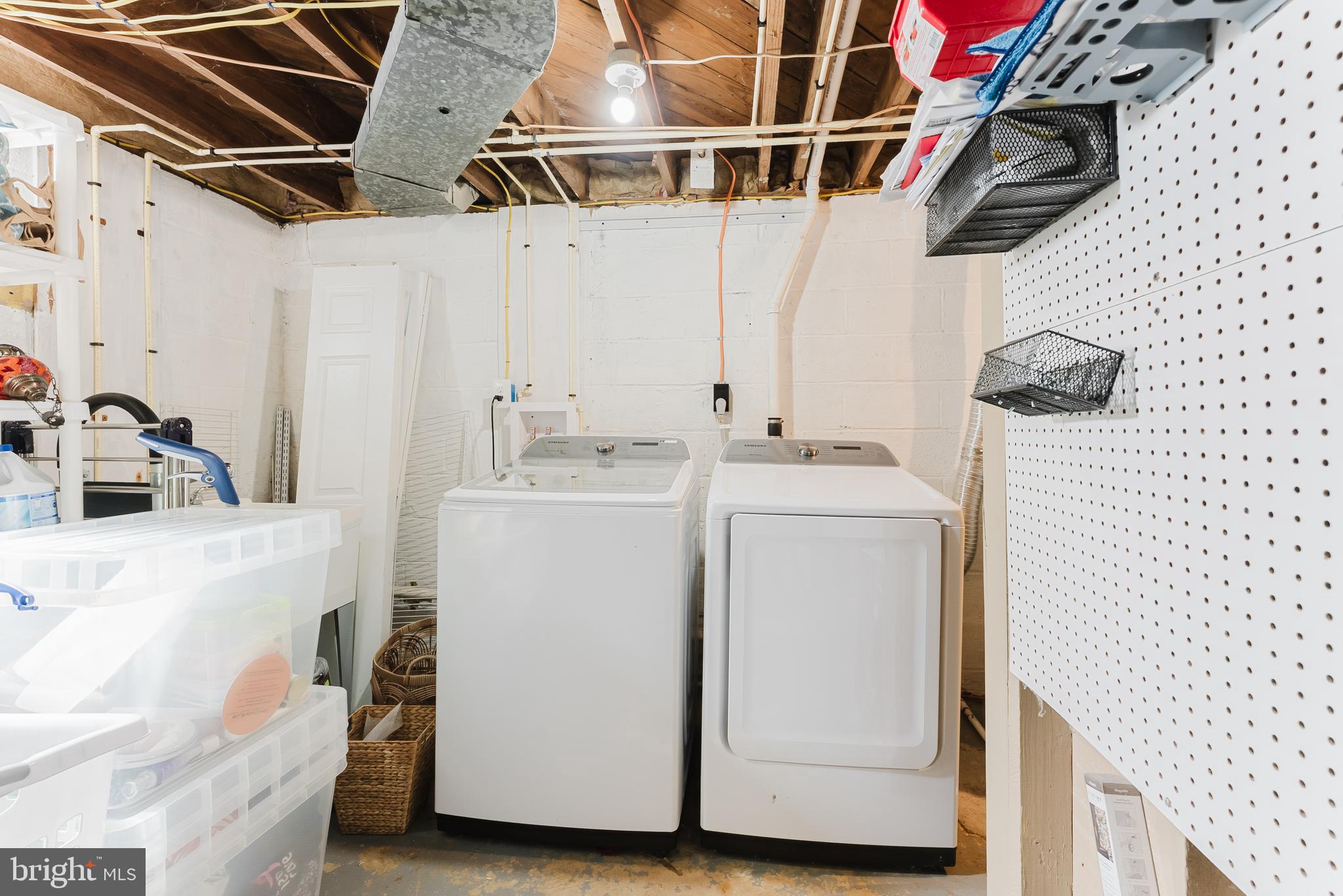 MAPLE HILL - Residential