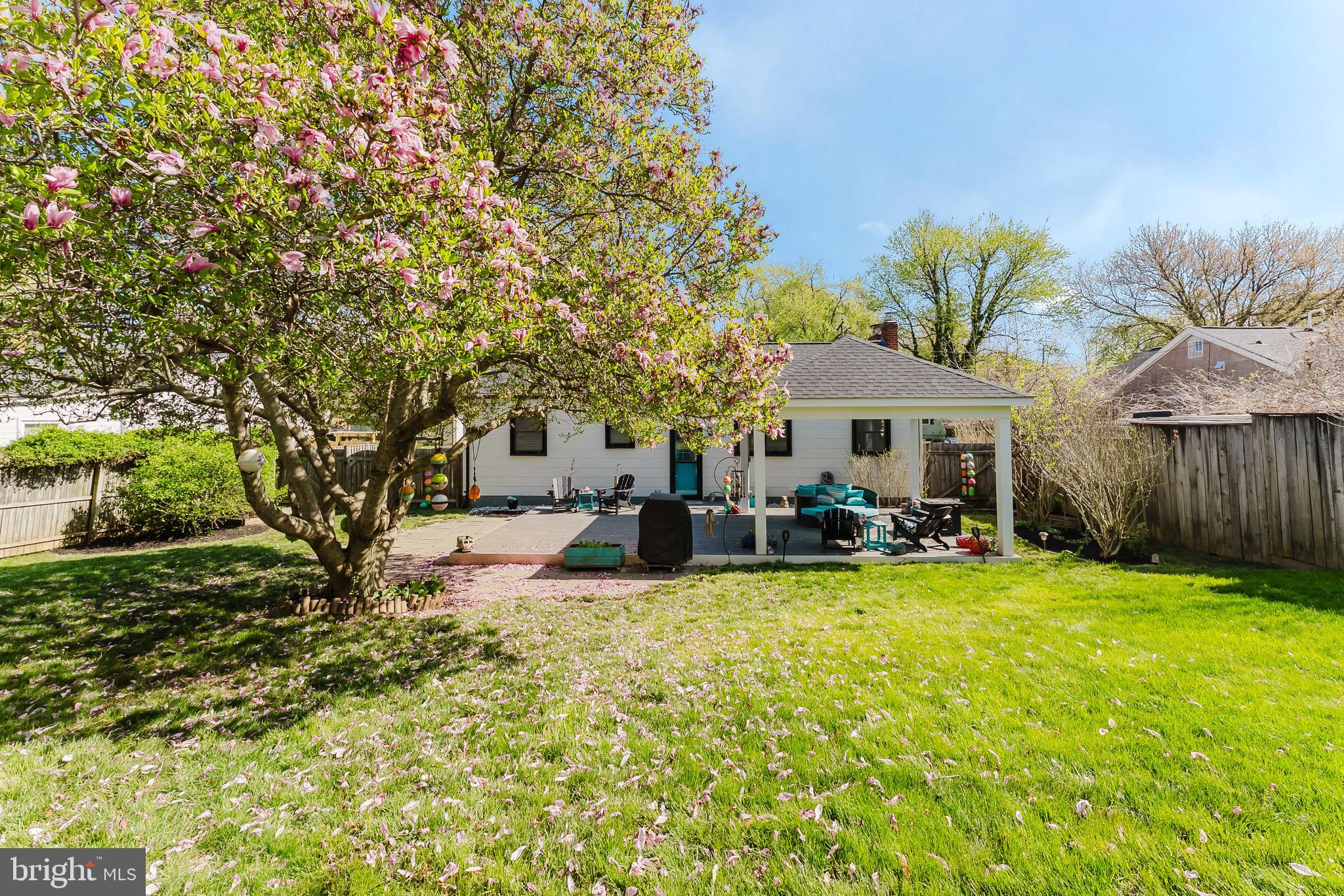 MAPLE HILL - Residential