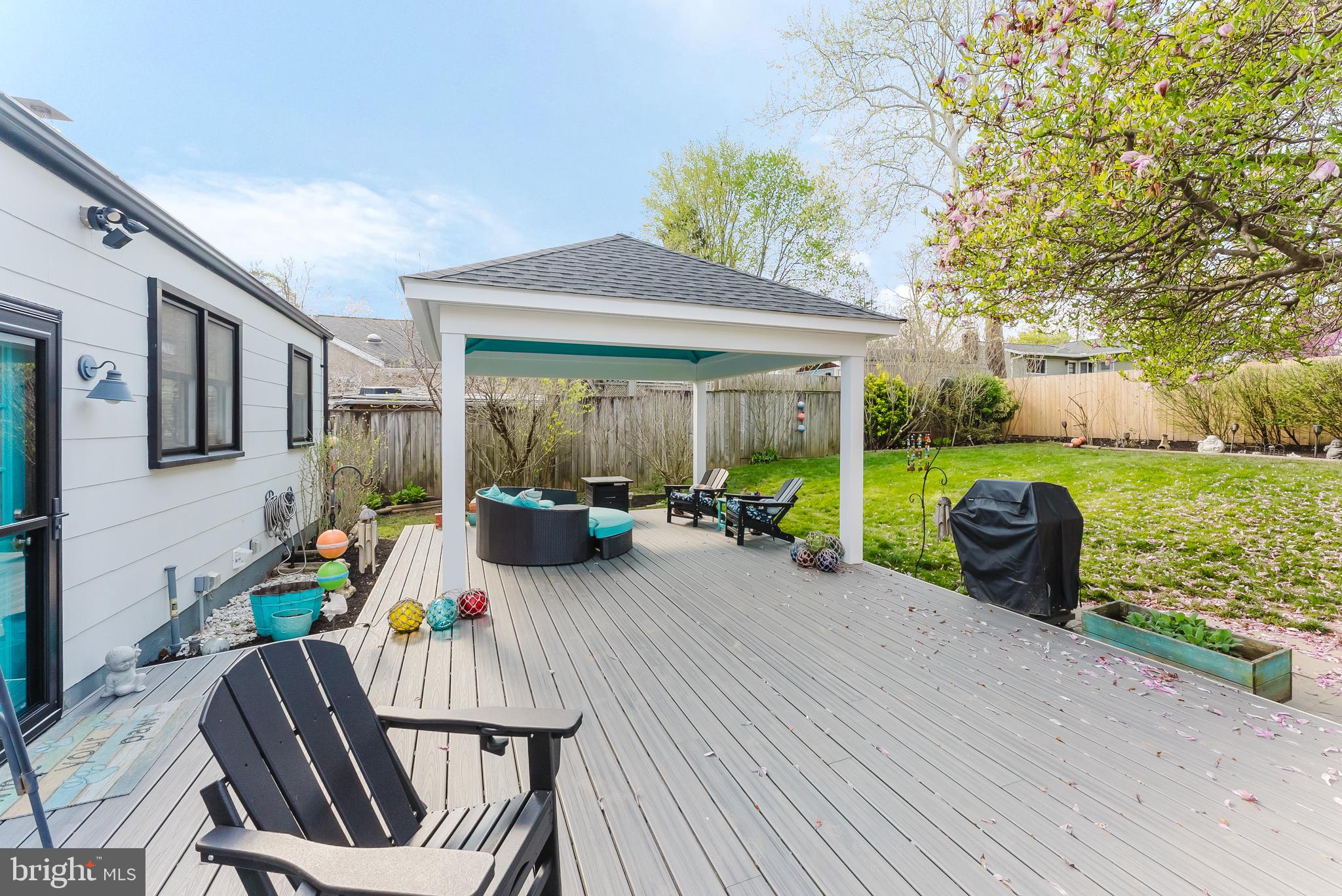 MAPLE HILL - Residential