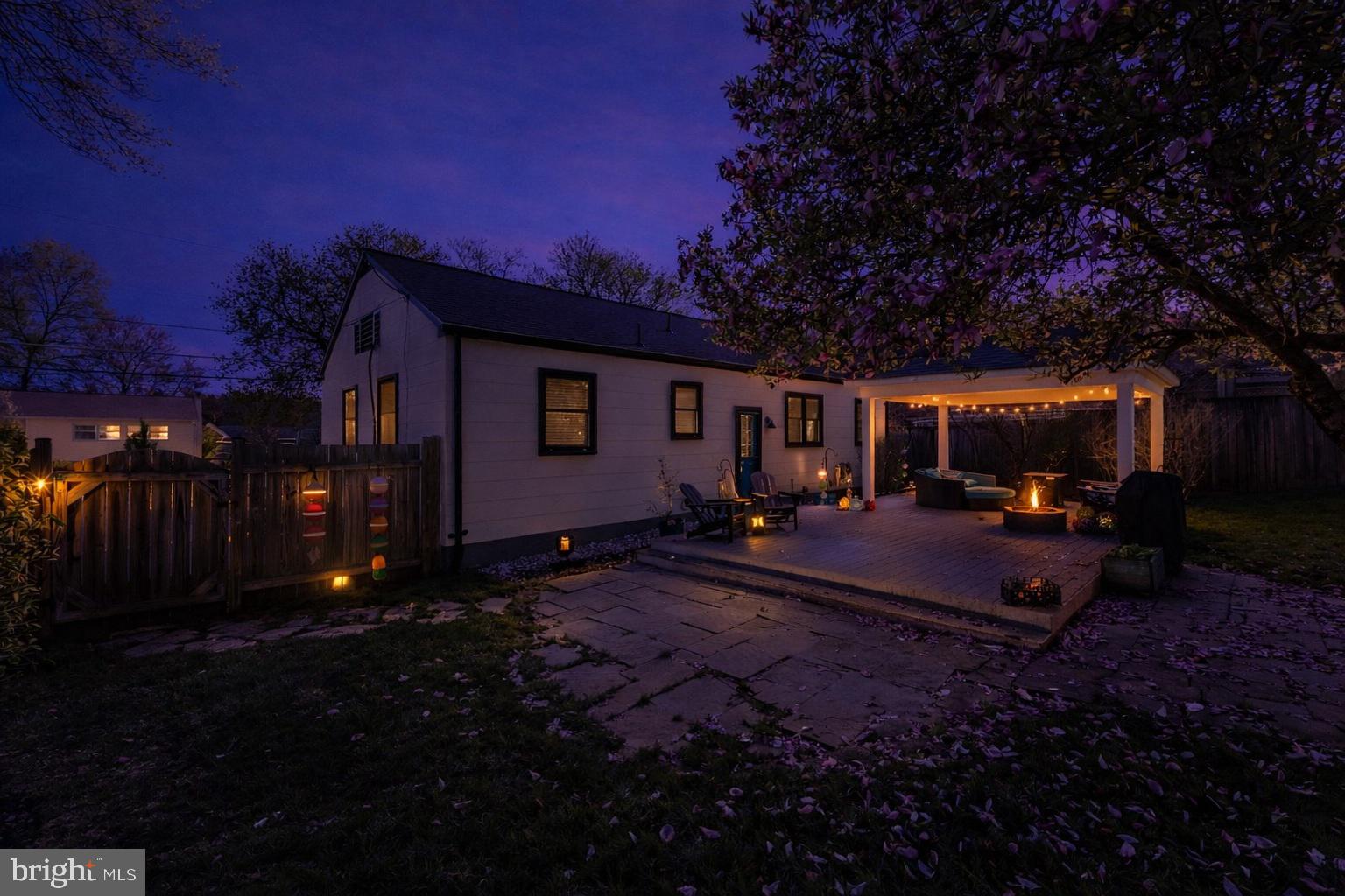 MAPLE HILL - Residential