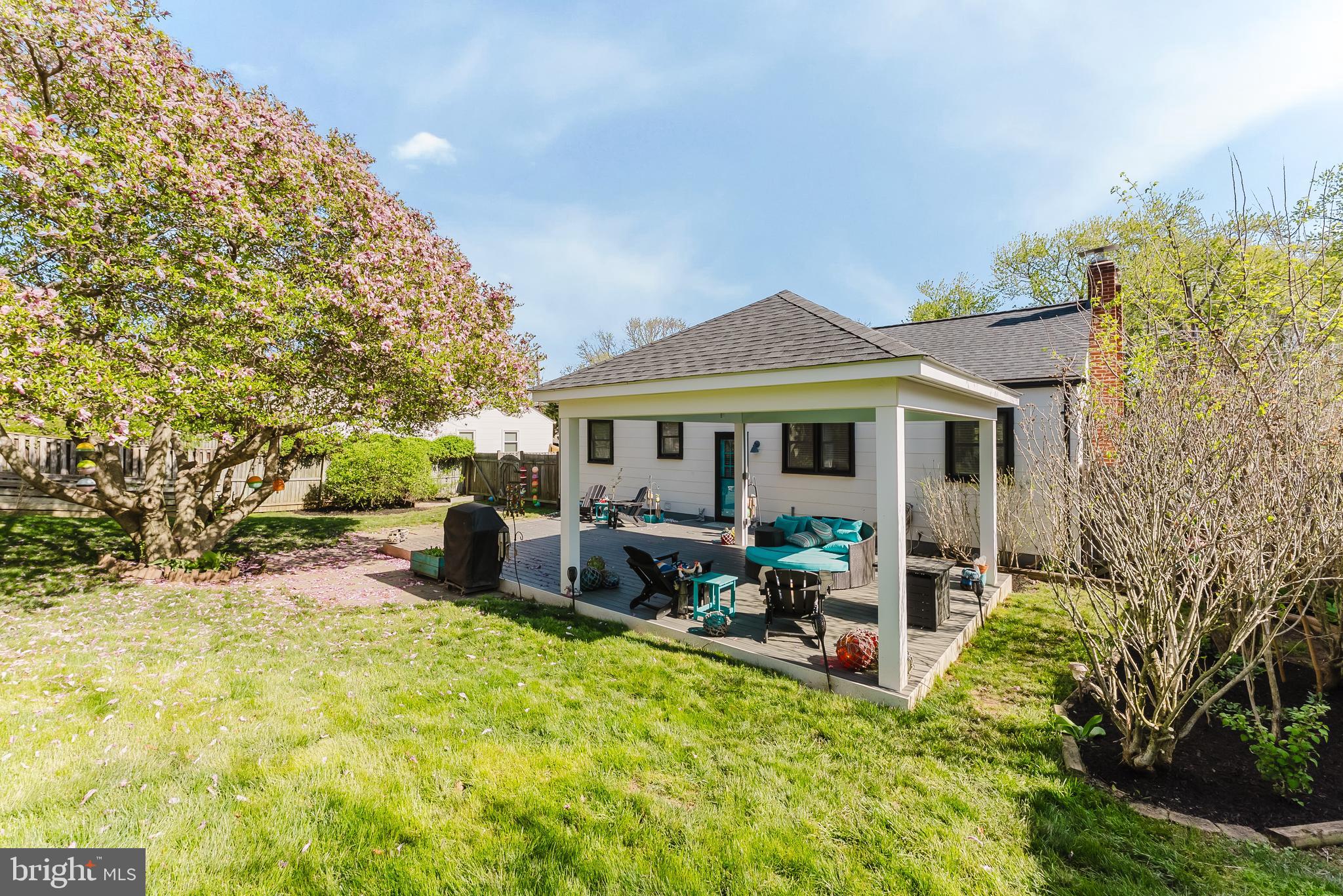 MAPLE HILL - Residential