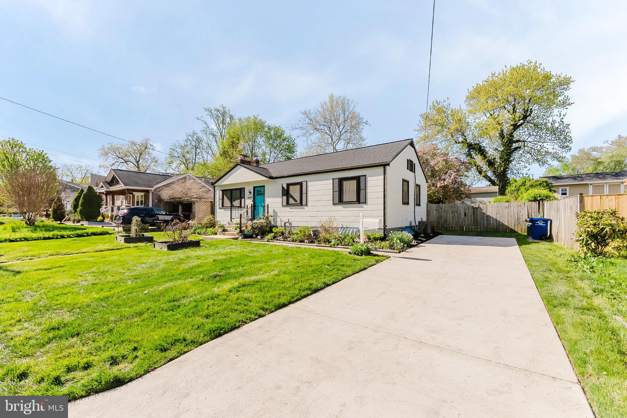 MAPLE HILL - Residential