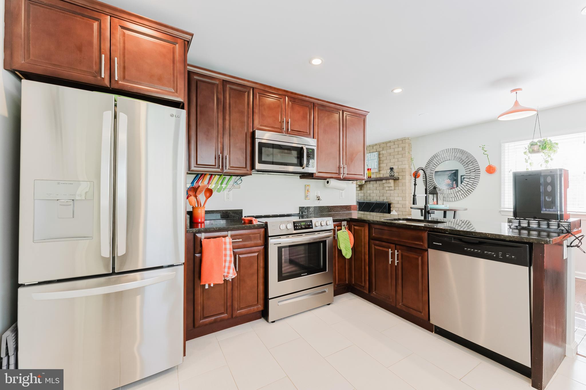 MAPLE HILL - Residential