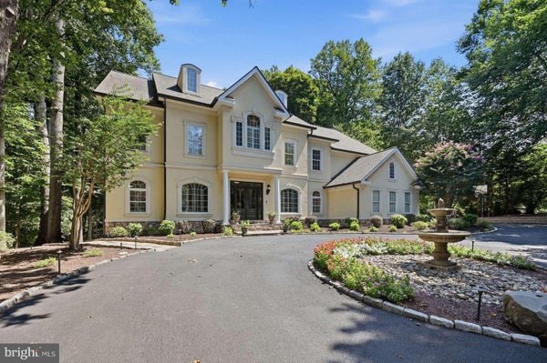 129 SINEGAR PL, STERLING, VA 20165 - Image 8a0e321f8202af2b1f16f01b2fa95bc1/1215503152