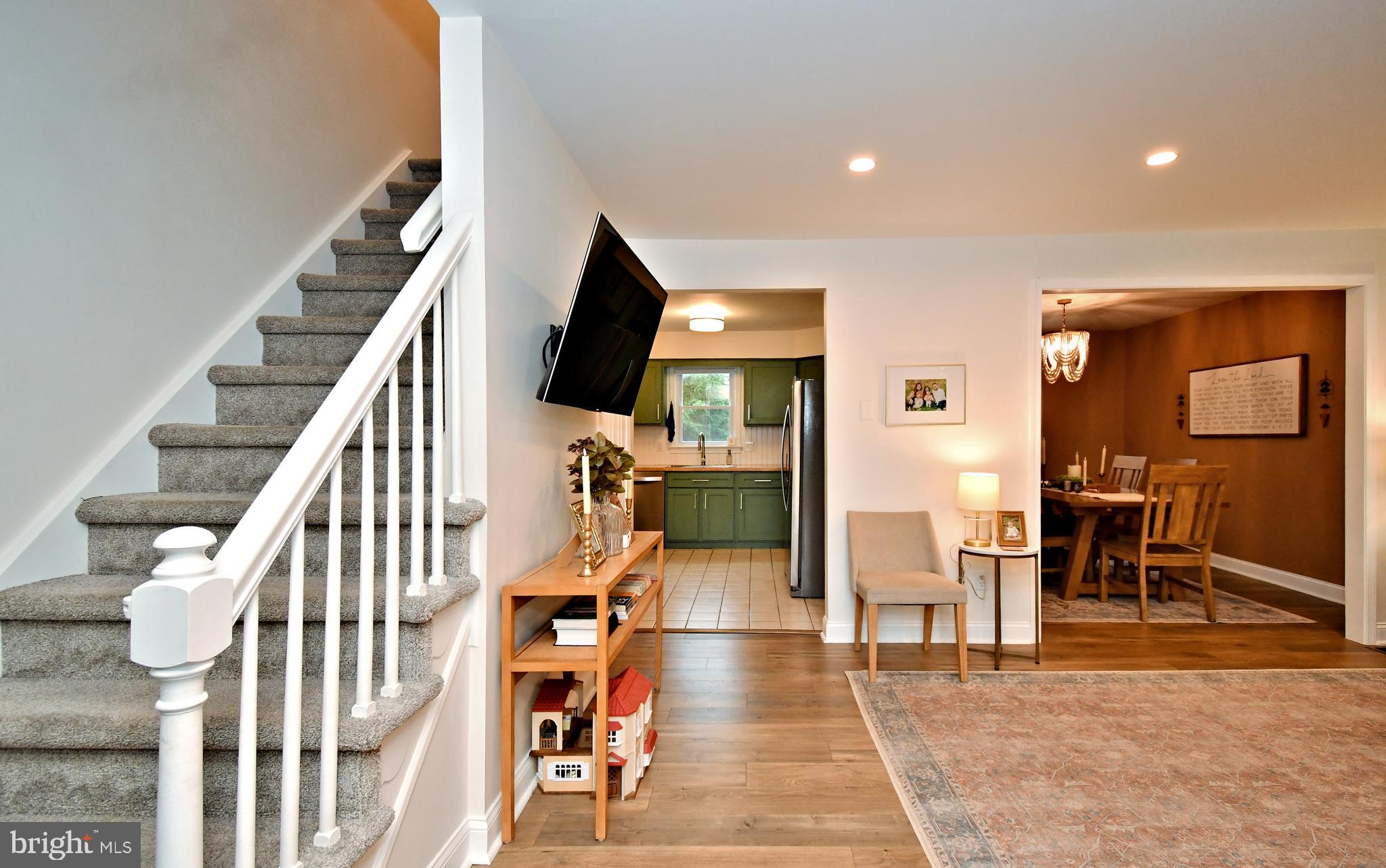 16 GROVE CIRCLE