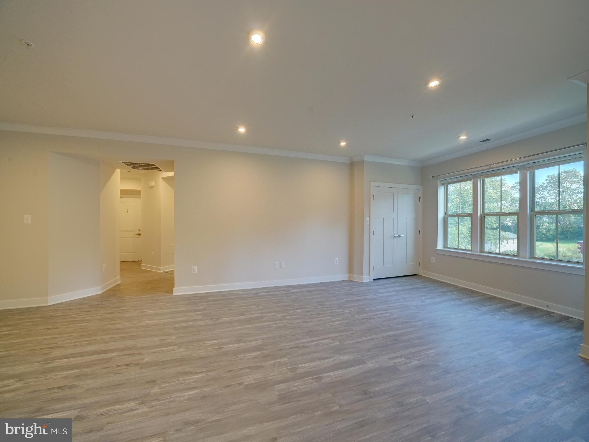 LAKE LINGANORE TOWN CENTER - Residential Lease