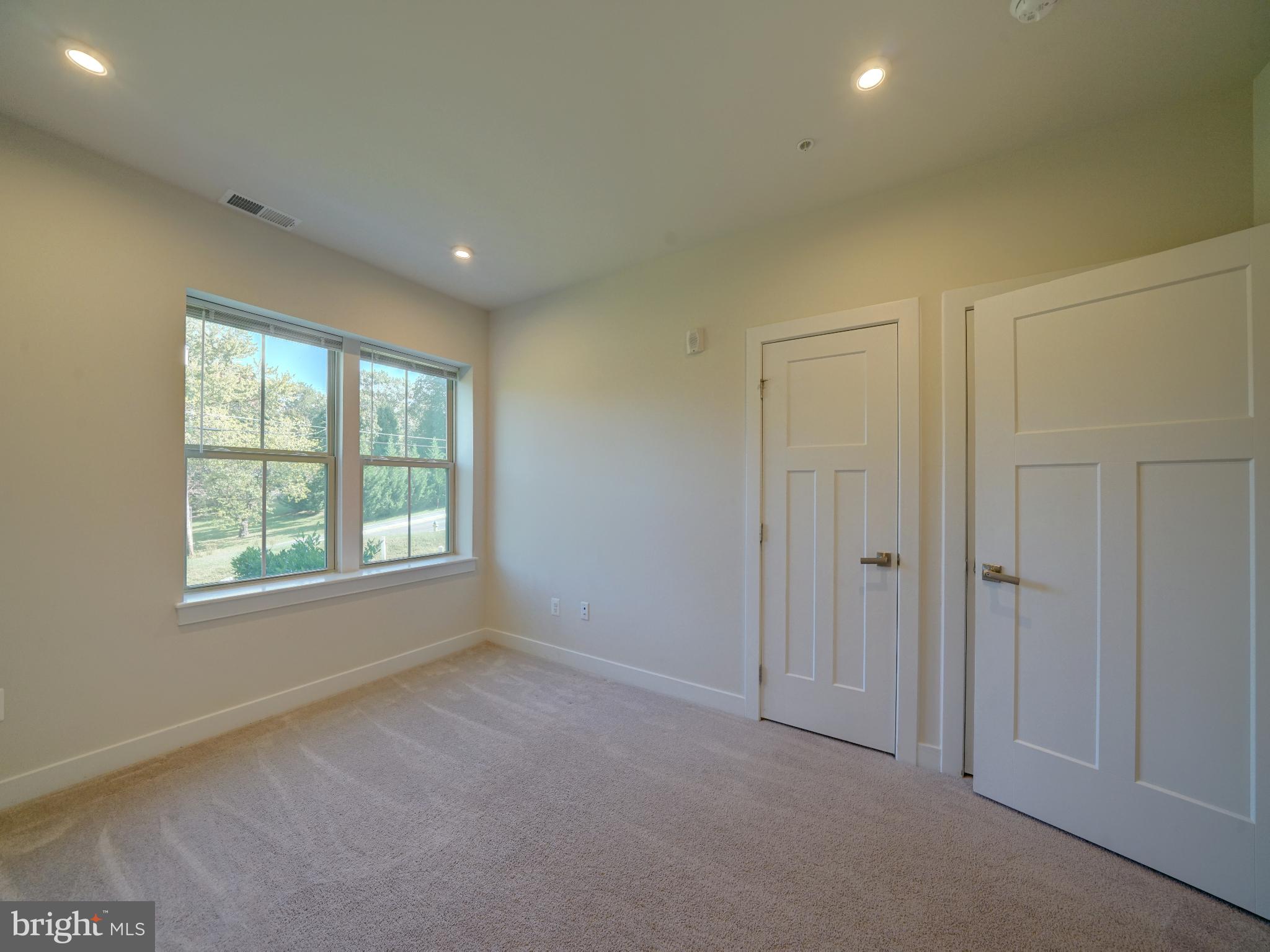 LAKE LINGANORE TOWN CENTER - Residential Lease