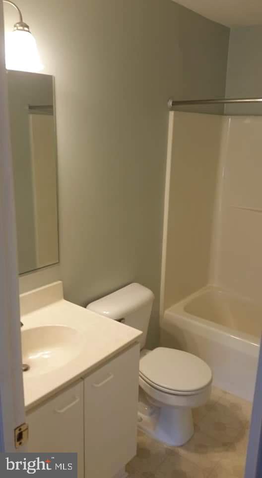 MADDEX FARM - Residential Lease