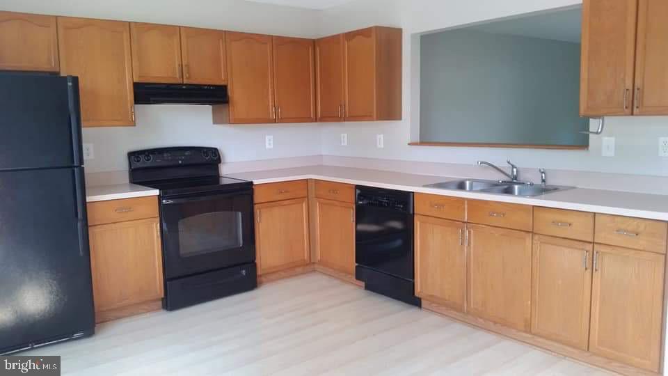 MADDEX FARM - Residential Lease