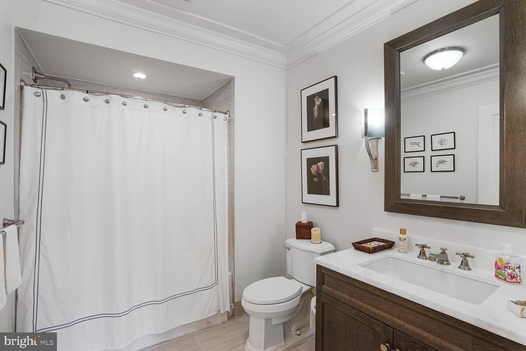 THE SIGNET - Residential