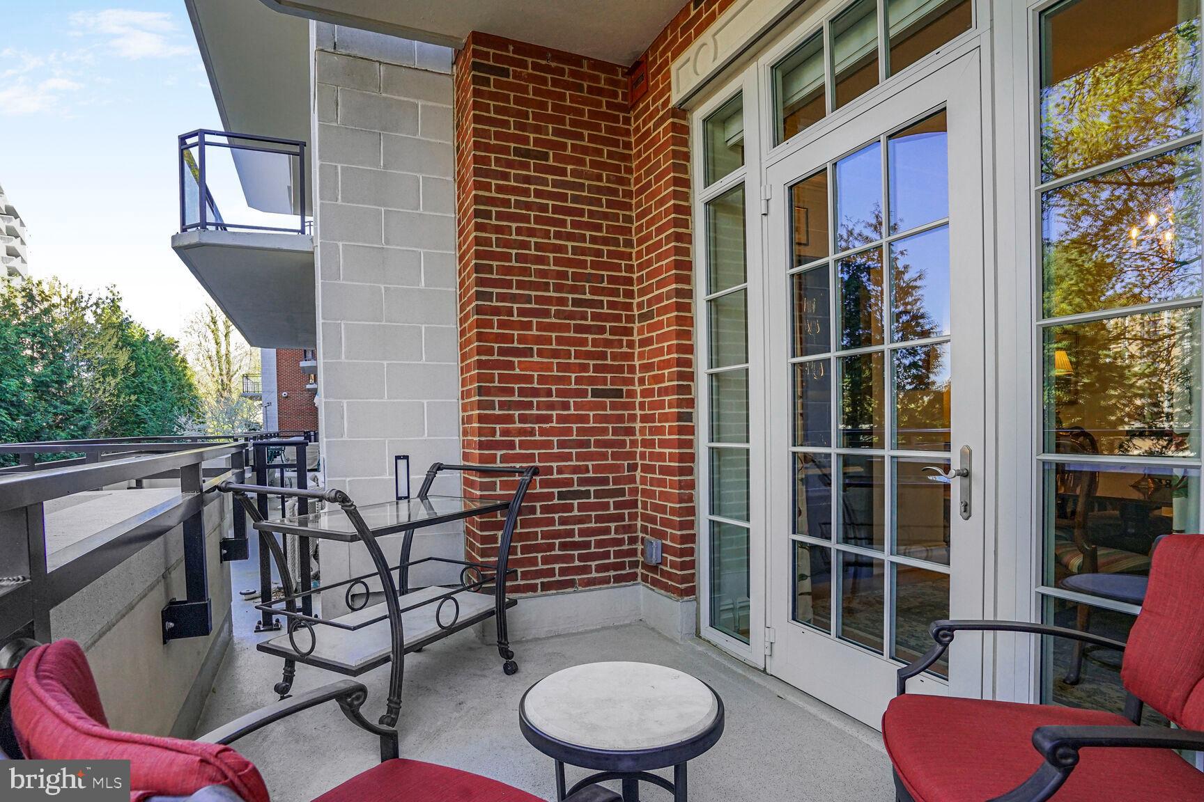 THE SIGNET - Residential