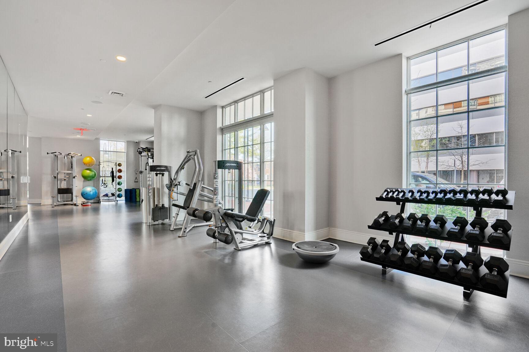 THE SIGNET - Residential