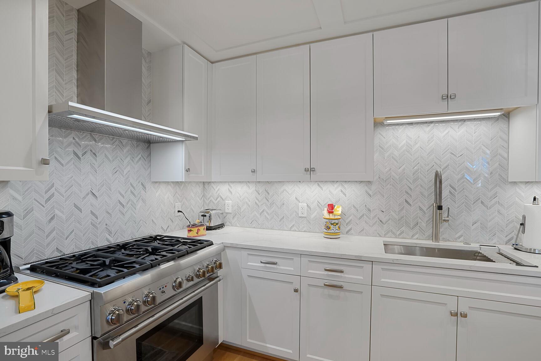 THE SIGNET - Residential