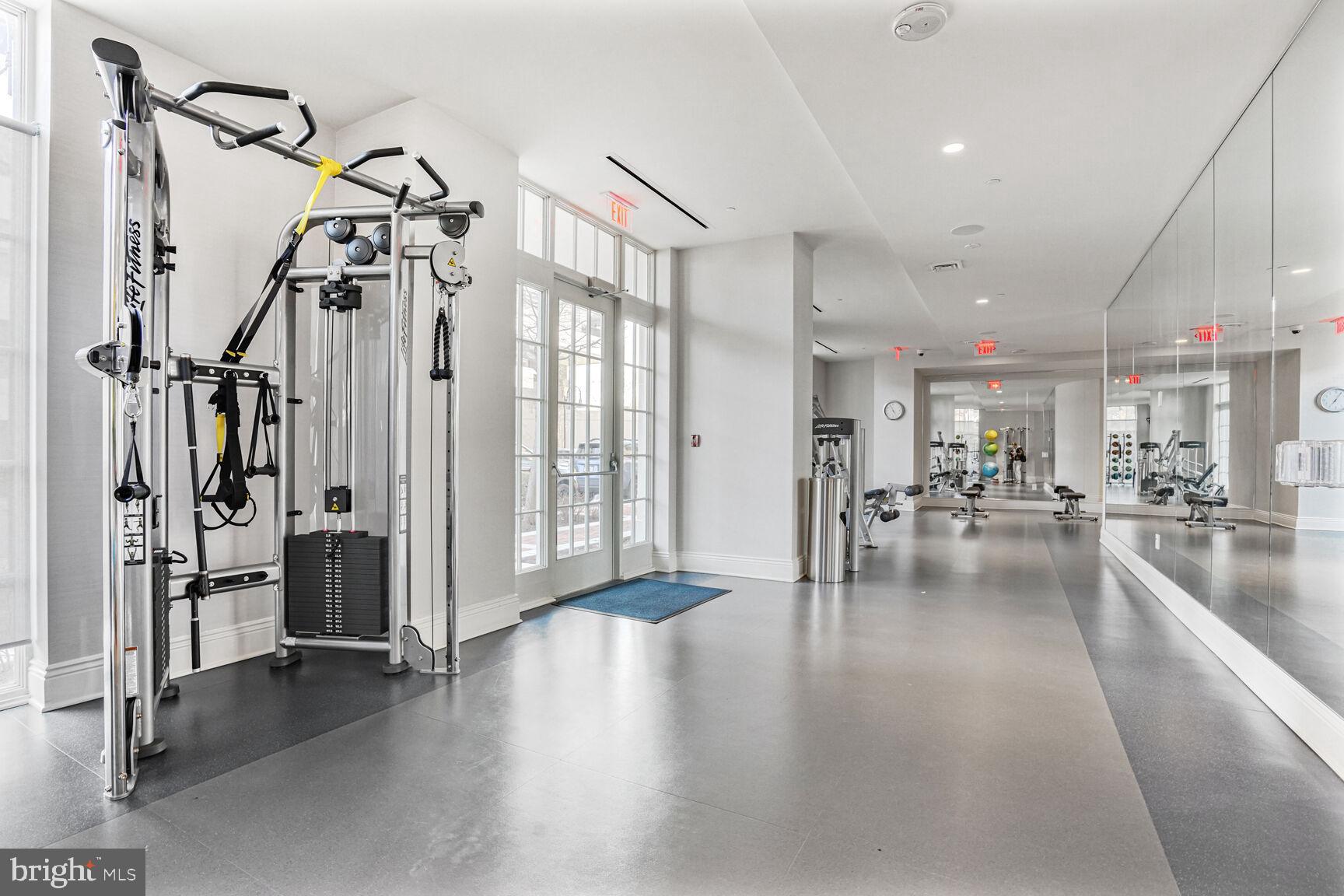 THE SIGNET - Residential